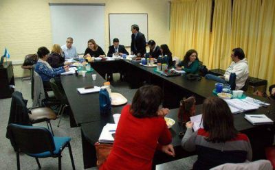 Con el descuento aplicado, se tensa la paritaria docente
