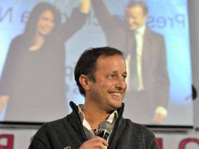 "Cristina no es eterna", dijo el candidato K en la provincia de Buenos Aires