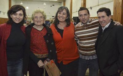 PRESENTACI�N DEL LIBRO SOBRE ROSA ROISINBLIT, VICEPRESIDENTA DE ABUELAS DE PLAZA DE MAYO