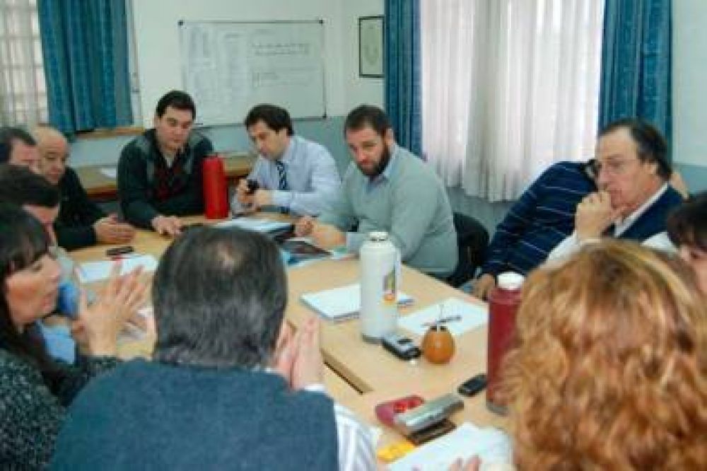 Glinski expuso las pol�ticas de seguridad ante concejales comodorenses