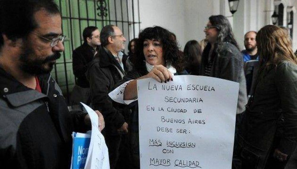Docentes pidieron a Sileoni que suspenda la reforma curricular