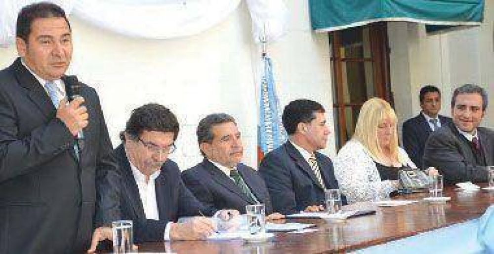 Beder Herrera inaugurar� con Sileoni el Colegio Provincial 14