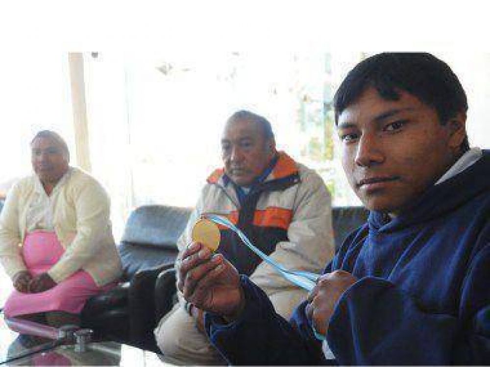 Tiene 18 a�os y es medalla de oro en construcci�n