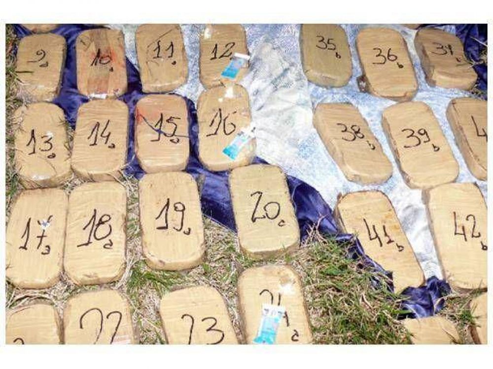 Secuestran 50,5 kilos de coca�na en Col�n y apresan a una pareja