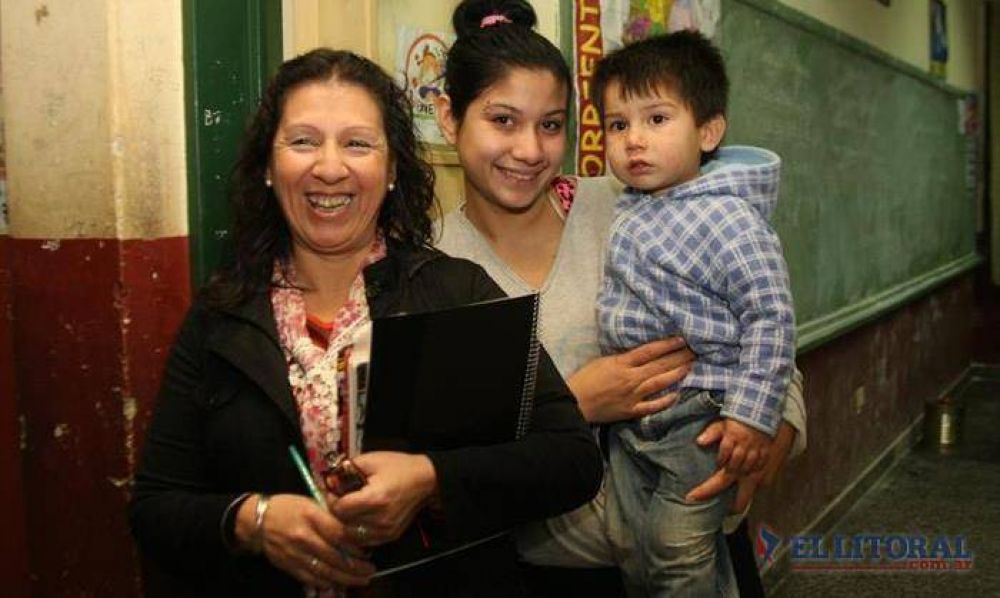 Mujer que buscaba a su familia se reencontr� con su hermana