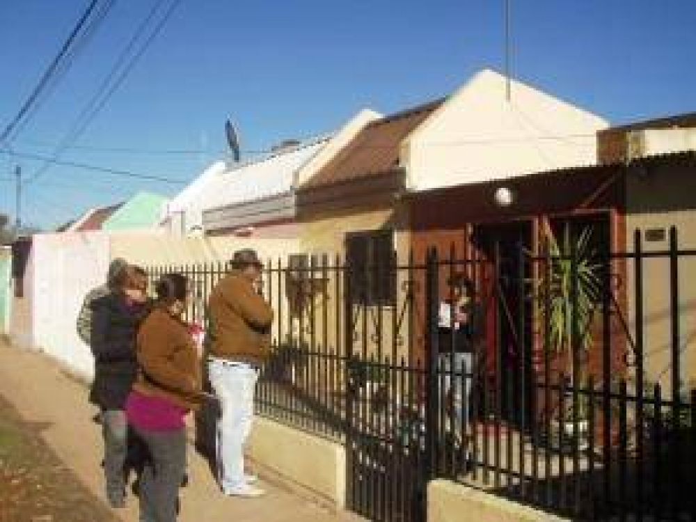 Referentes y militantes de Somos Parte realizaron campa�a en el Barrio 713