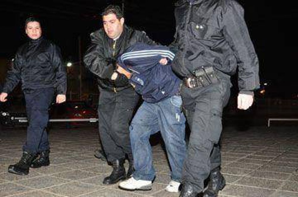 J�venes detenidos tras protagonizar un �Kaos�