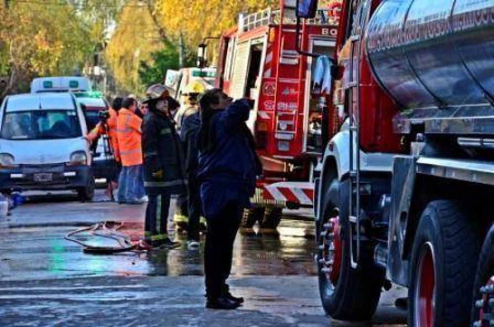 Un incendio afecto a siete casas del barrio Alsina de San Fernando 