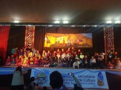 Folklore en Zapatillas cumpli� cinco a�os y lo festej� con una gran pe�a
