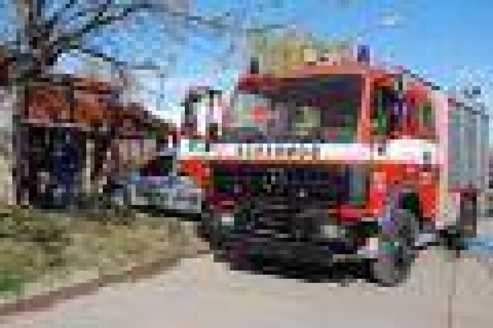  Salida de Bomberos por principio de incendio en una vivienda