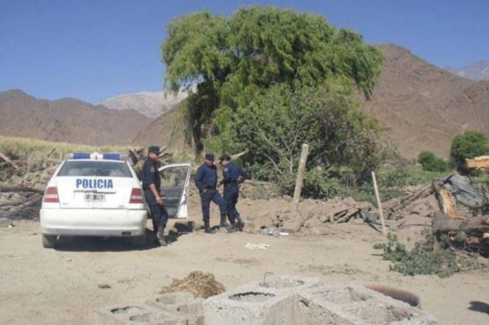 Procesaron a siete polic�as acusados de torturar a adolescentes
