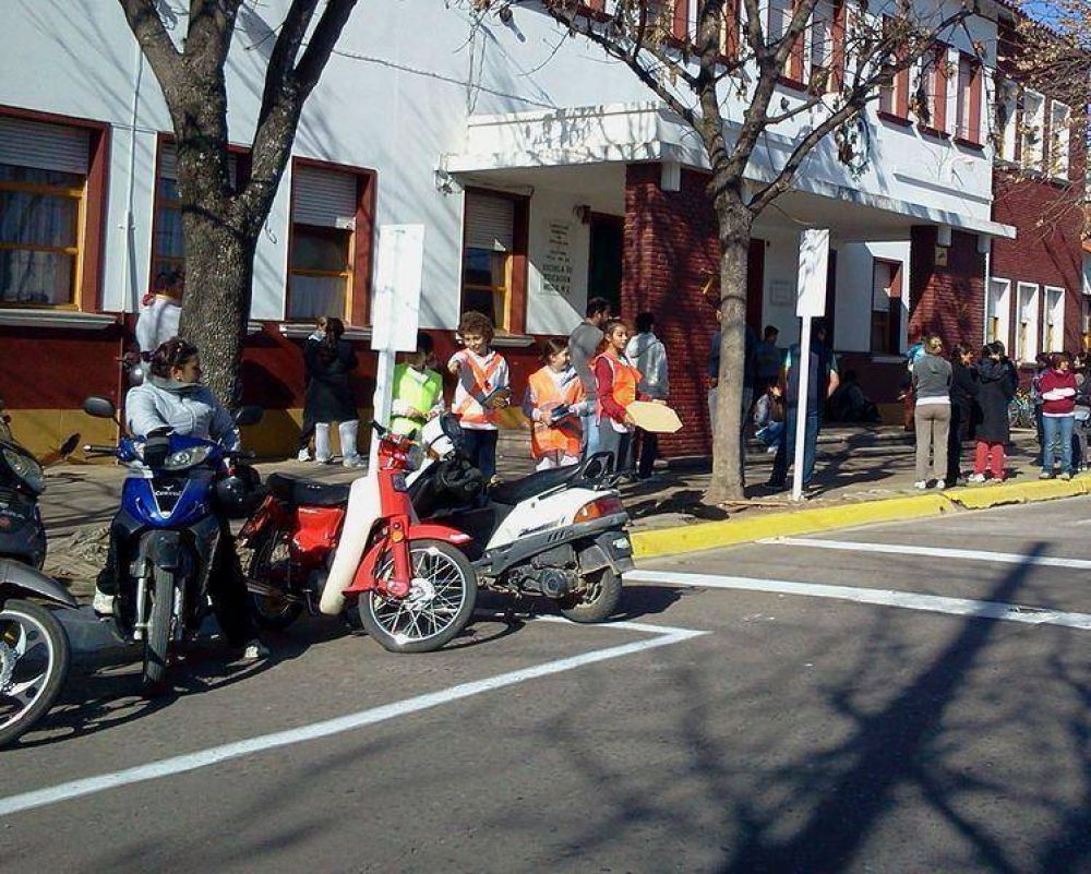 INTERESANTE PROYECTO SOBRE TR�NSITO Y ESTACIONAMIENTO EN LA ESCUELA N� 6