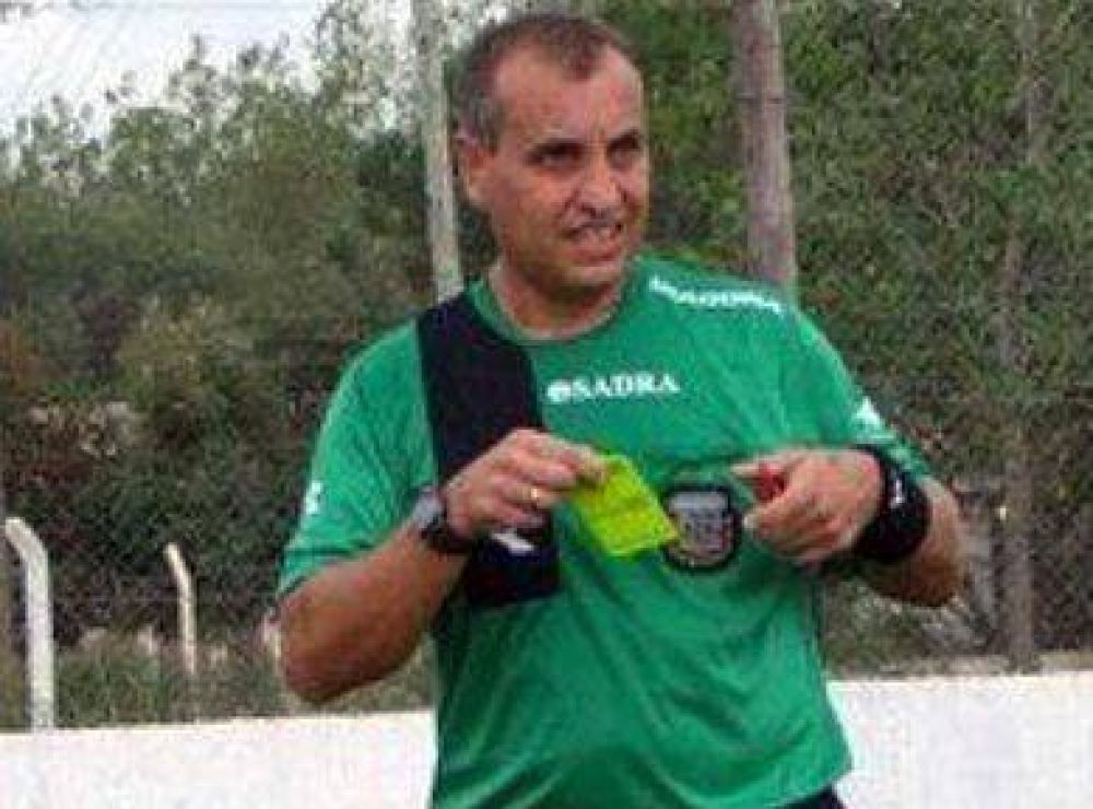 Un �rbitro muri� dirigiendo un partido