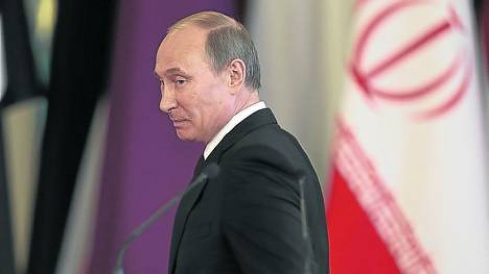 Obama y Putin negocian: Rusia ofrece asilo al ex topo si no habla
