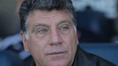 Para el regreso a Primera, Brindisi piensa en Trezeguet