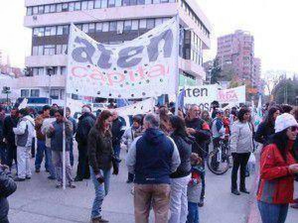 Docentes y gobierno cerraron pauta salarial anual