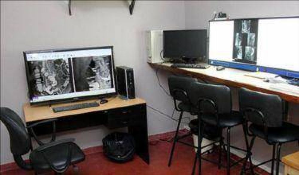Posse present� el nuevo sistema de digitalizaci�n de im�genes en el Hospital Central