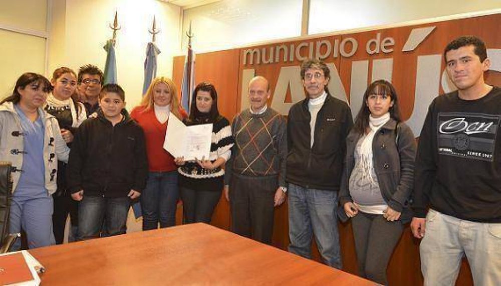 PRIMERA MUJER CHOFER DE AMBULANCIAS DEL DISTRITO