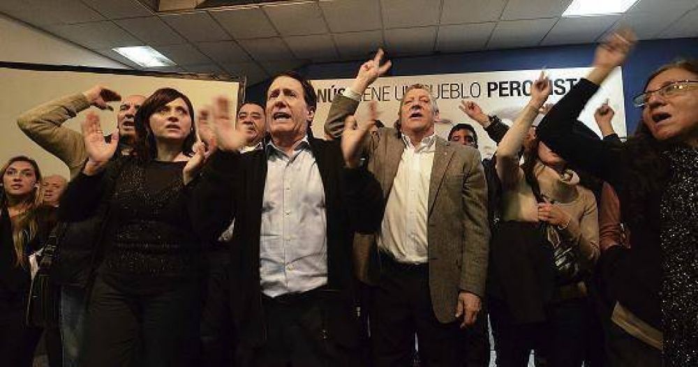 EL INTENDENTE DE LAN�S DAR�O D�AZ P�REZ ENCABEZ� EL HOMENAJE AL GENERAL JUAN DOMINGO PER�N
