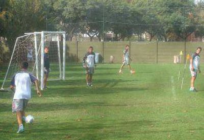 Quilmes no va a Balcarce y se queda en el Estadio Centenario