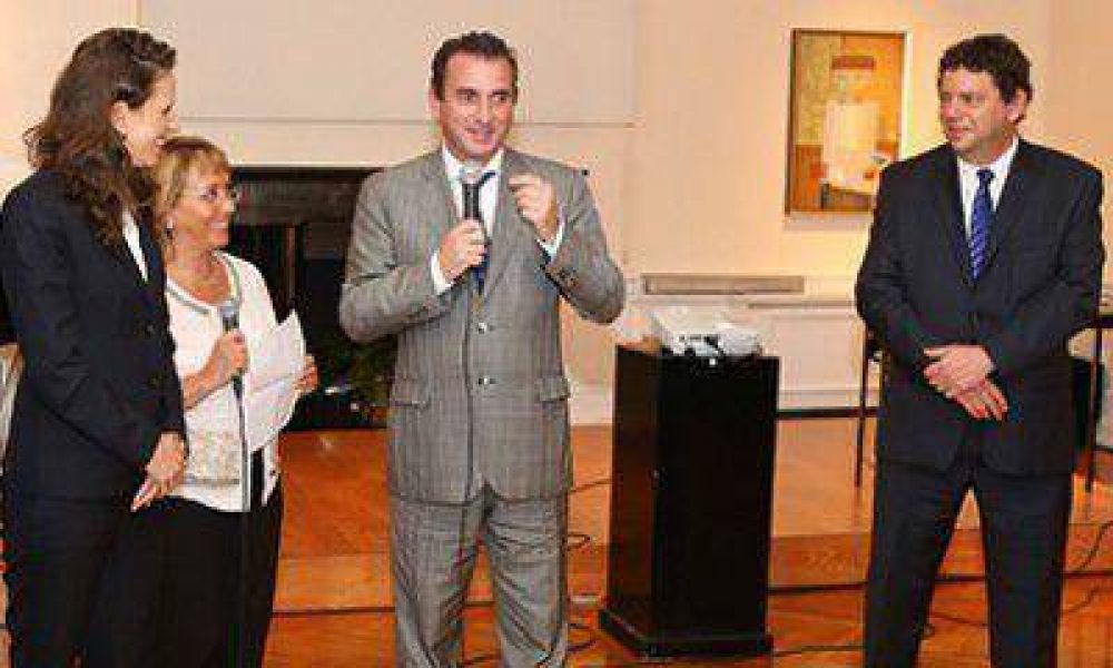 Francisco P�rez termin� su gira por Estados Unidos con una visita a la ONU