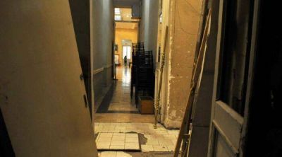Demoler�n una parte de la Legislatura en riesgo de derrumbe