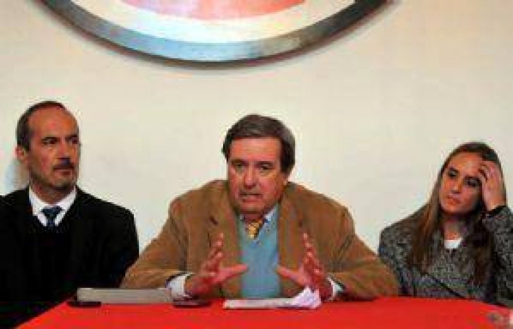 Armagnague se lanz� con cr�ticas a Iglesias y Fayad