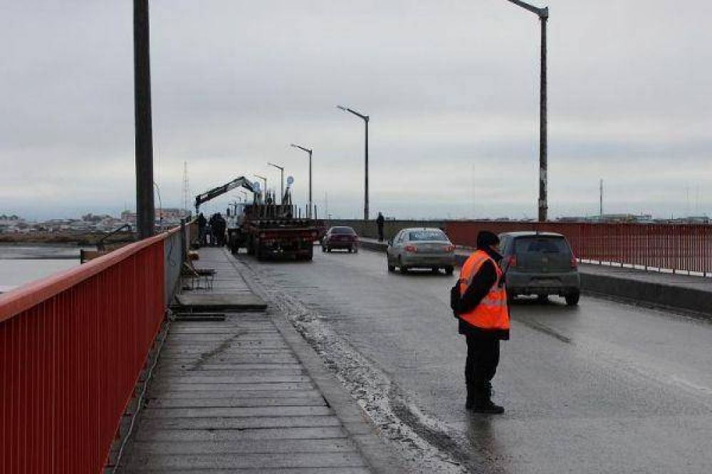 Muchas complicaciones en el tr�nsito por los trabajos en el puente Mosconi