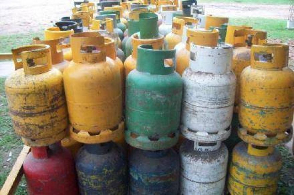 El gobierno distribuira 1400 garrafas en el interior de la provincia 