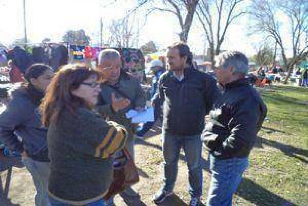 Giri visit� la feria del barrio Belgrano