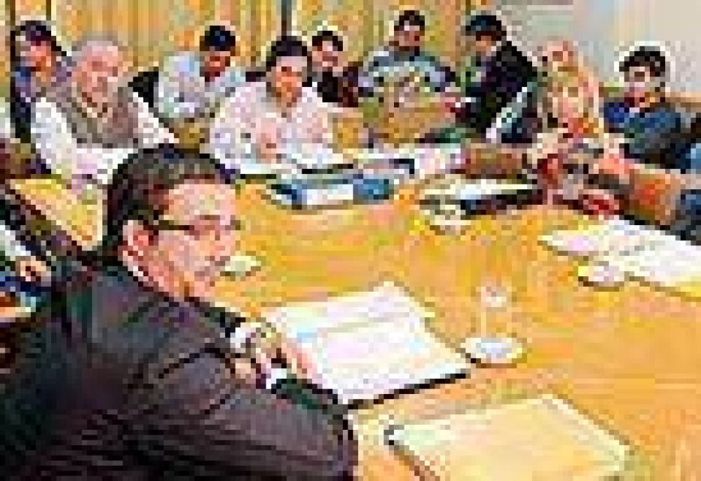 Folmer convenci� a Diputados para seguir en el directorio del BLP