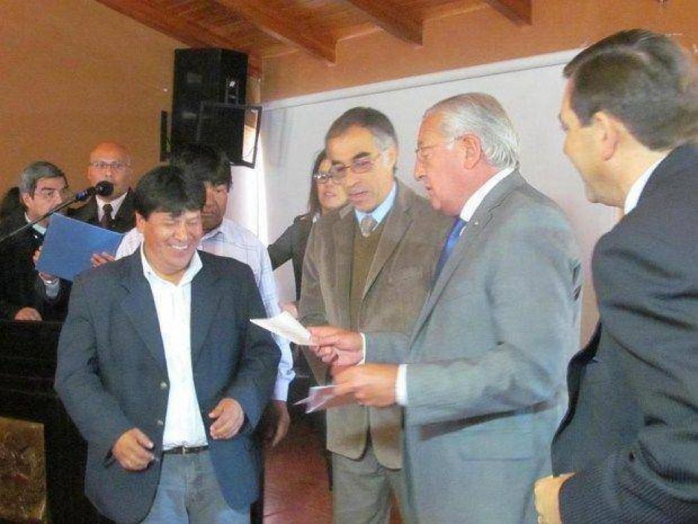 Entregaron fondos para mejorar las viviendas