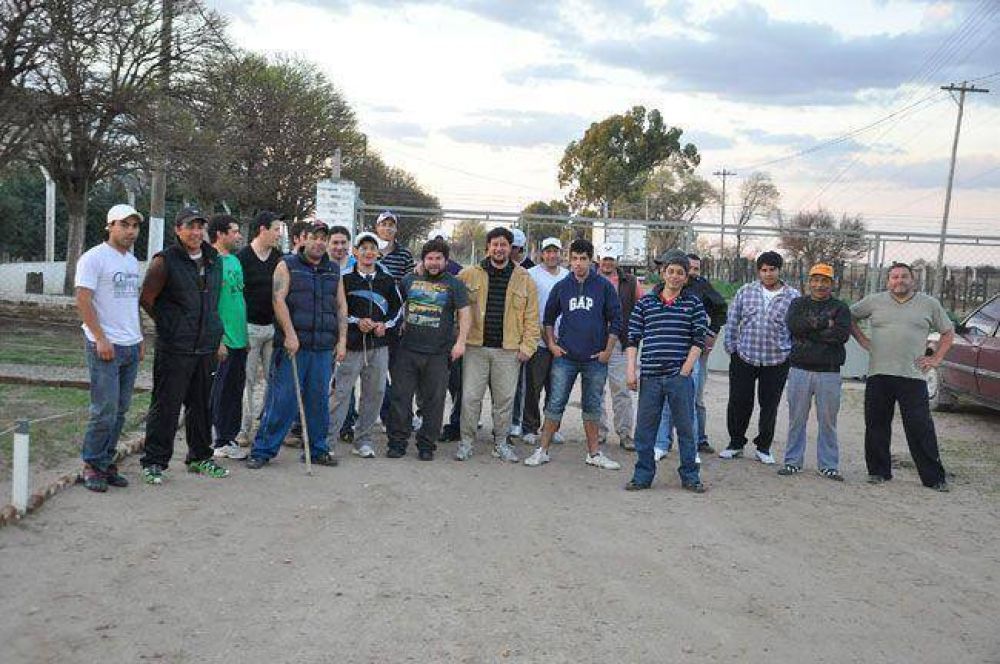 Frigor�fico de Uriburu: los trabajadores firmaron la conformaci�n de la cooperativa