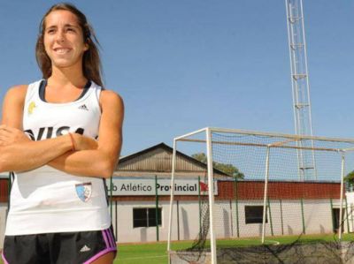 Hockey: Villarroya, �nica rosarina entre Las Leoncitas, sue�a con el t�tulo