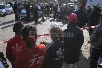 Crimen y conmoci�n en barrio Yapey�