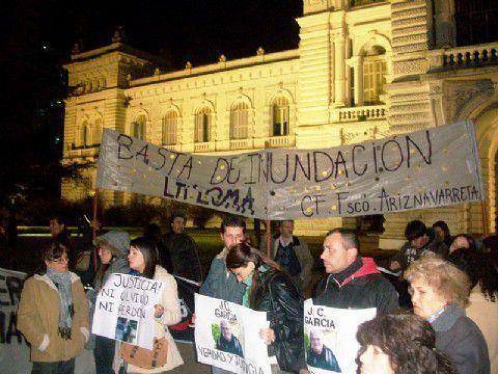 La Plata: damnificados por la inundaci�n reiteraron su reclamo por "verdad y justicia"