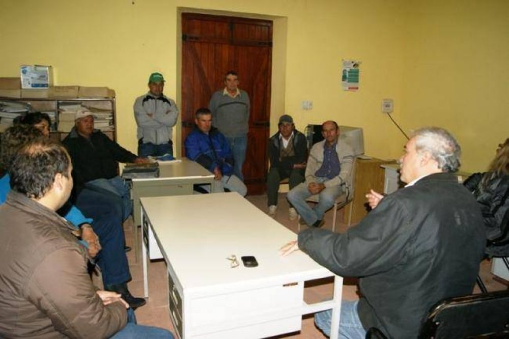 Desarrollo Local y Promoci�n Primaria Municipal se reunieron con la Comisi�n de Horticultores