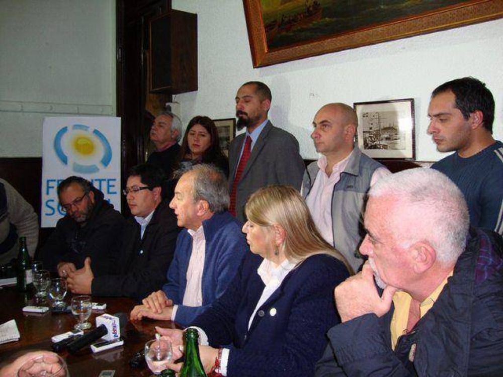 Dijo Roberto G�mez que �el gobierno de Jos� Luis Vidal echa a militantes kirchneristas mientras integra a su gabinete neoliberales como Alberto Condenanza�