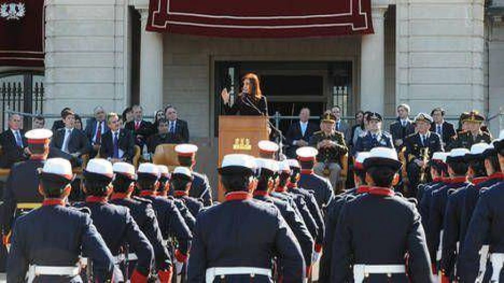La Presidenta puso en funciones al pol�mico general Milani como jefe del Ej�rcito