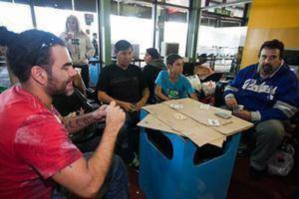 Anuncian un paro de micros de larga distancia en las "pr�ximas horas"