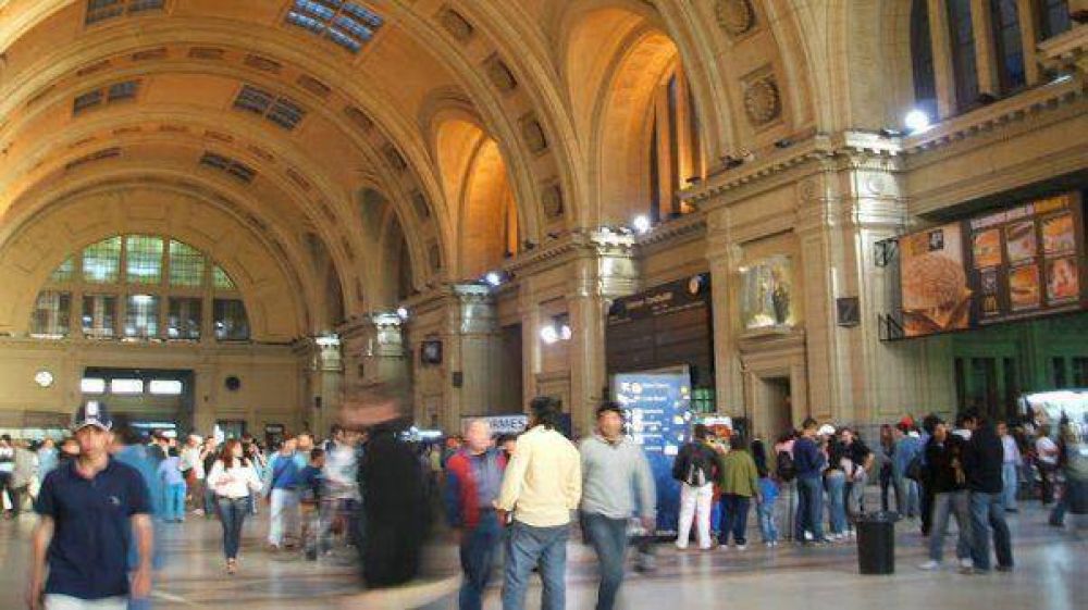 Se levant� el paro y ya salen trenes en Constituci�n