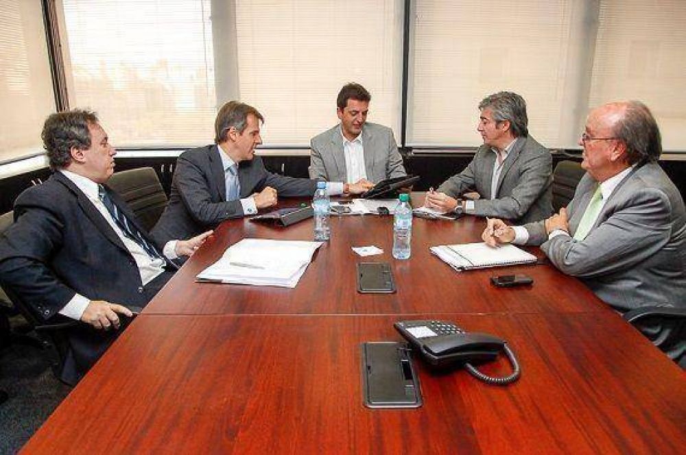 Massa reuni� a sus economistas