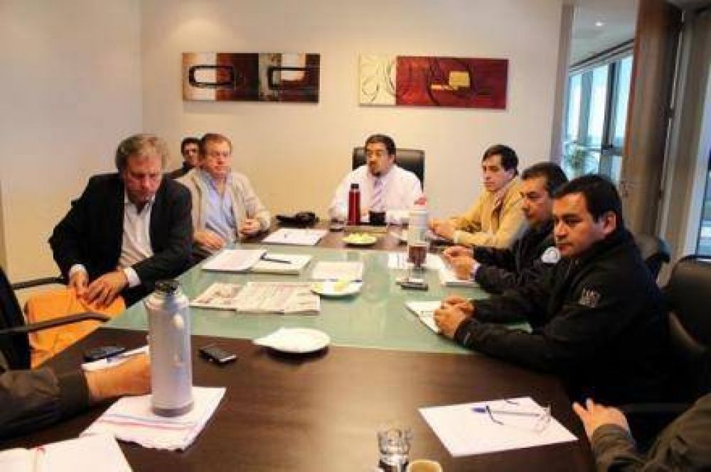 Coordinan acciones preventivas ante la crecida del rio Paraguay 