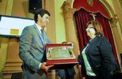 Urtubey en el homenaje a Enrique Pfister Fr�as: "La energ�a militante de esa generaci�n es nuestra gu�a�