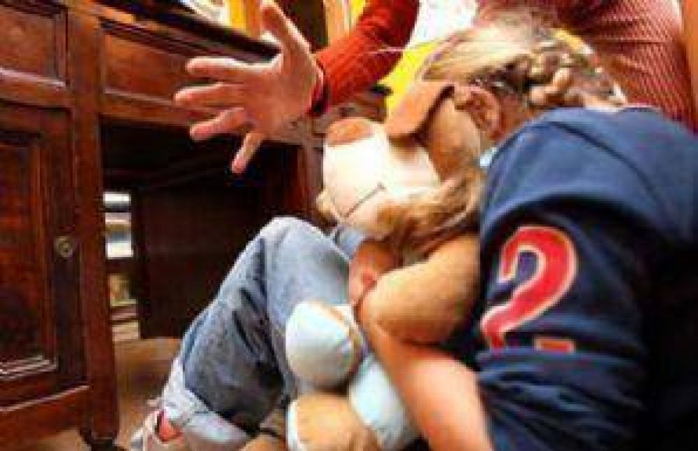 Piden que se detenga a un sospechoso de abusar sexualmente de sus hijas menores