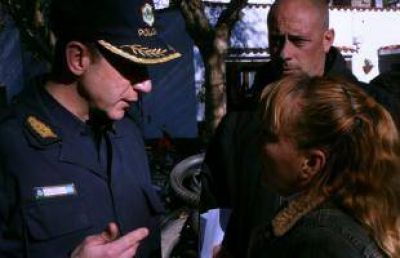 Familiares y amigos del asesinado Lovello reclaman en las puertas del Municipio