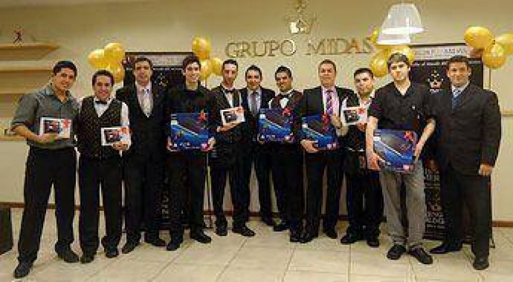 Grupo Midas premi� a los ganadores del Concurso Prode 2013