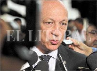 "Vamos a avanzar contra el narcotr�fico, caiga quien caiga"