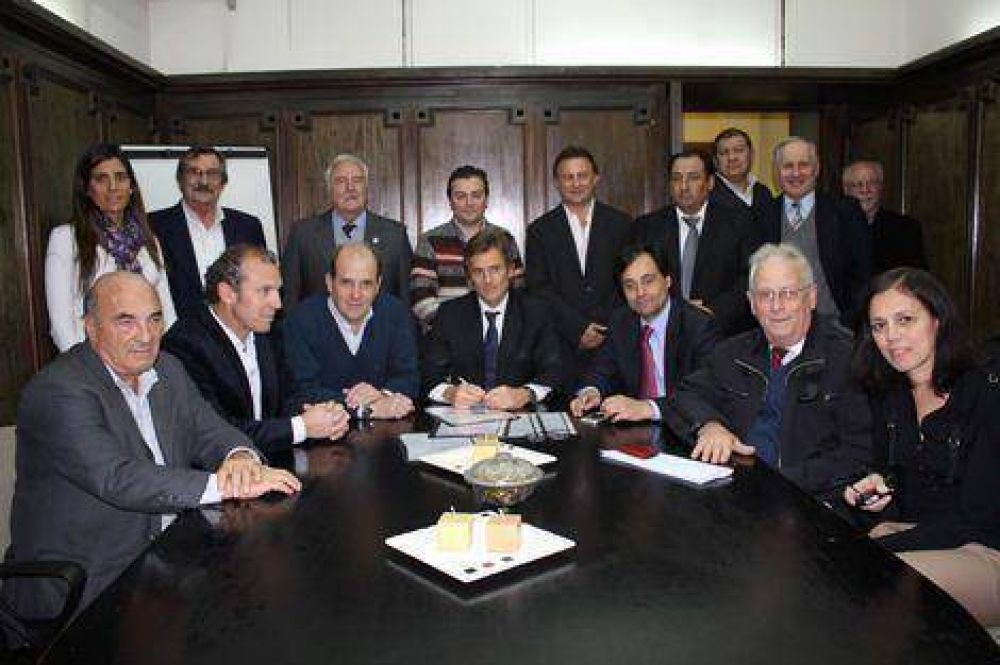 Firman convenio para que se realicen los ex�menes psicof�sicos a choferes en Chivilcoy 