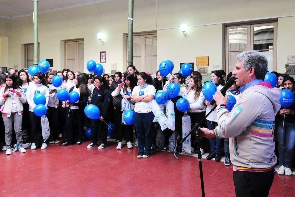 Finaliz� la entrega de estampillas escolares 2013